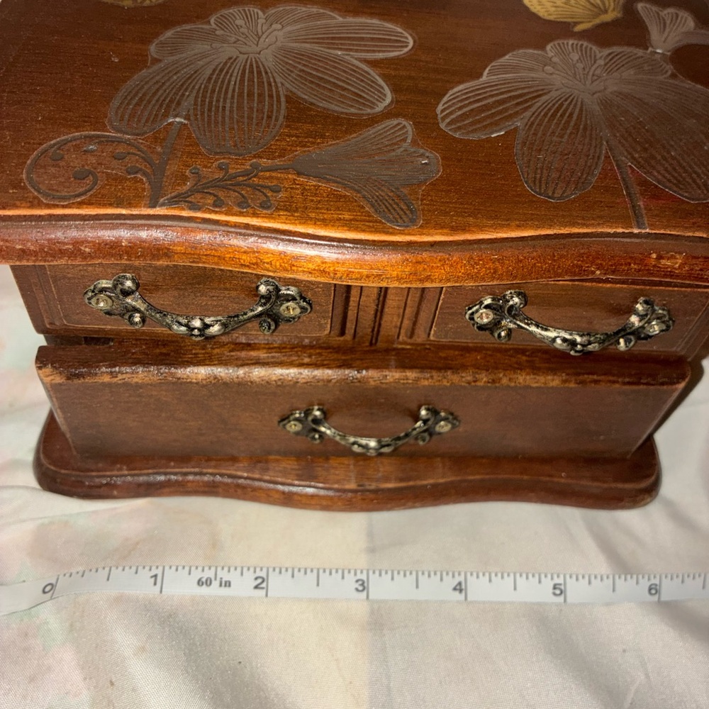 Wooden Jewelry Box with Figurines - Picture 10 of 11